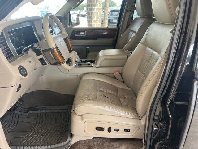 2012 Lincoln Navigator photo 14