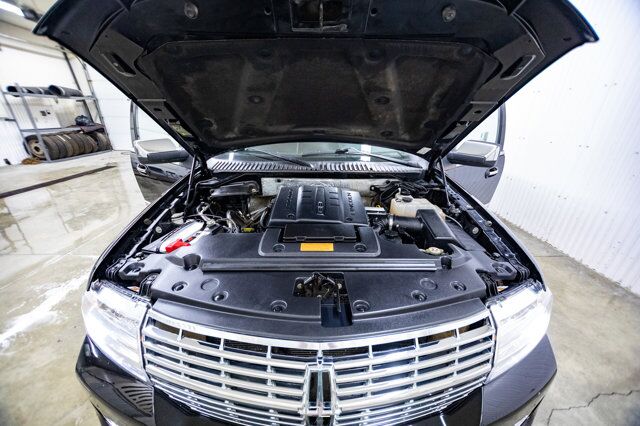 2012 Lincoln Navigator AWD Luxury Edition Leather Roof Nav DVD Red Deer AB