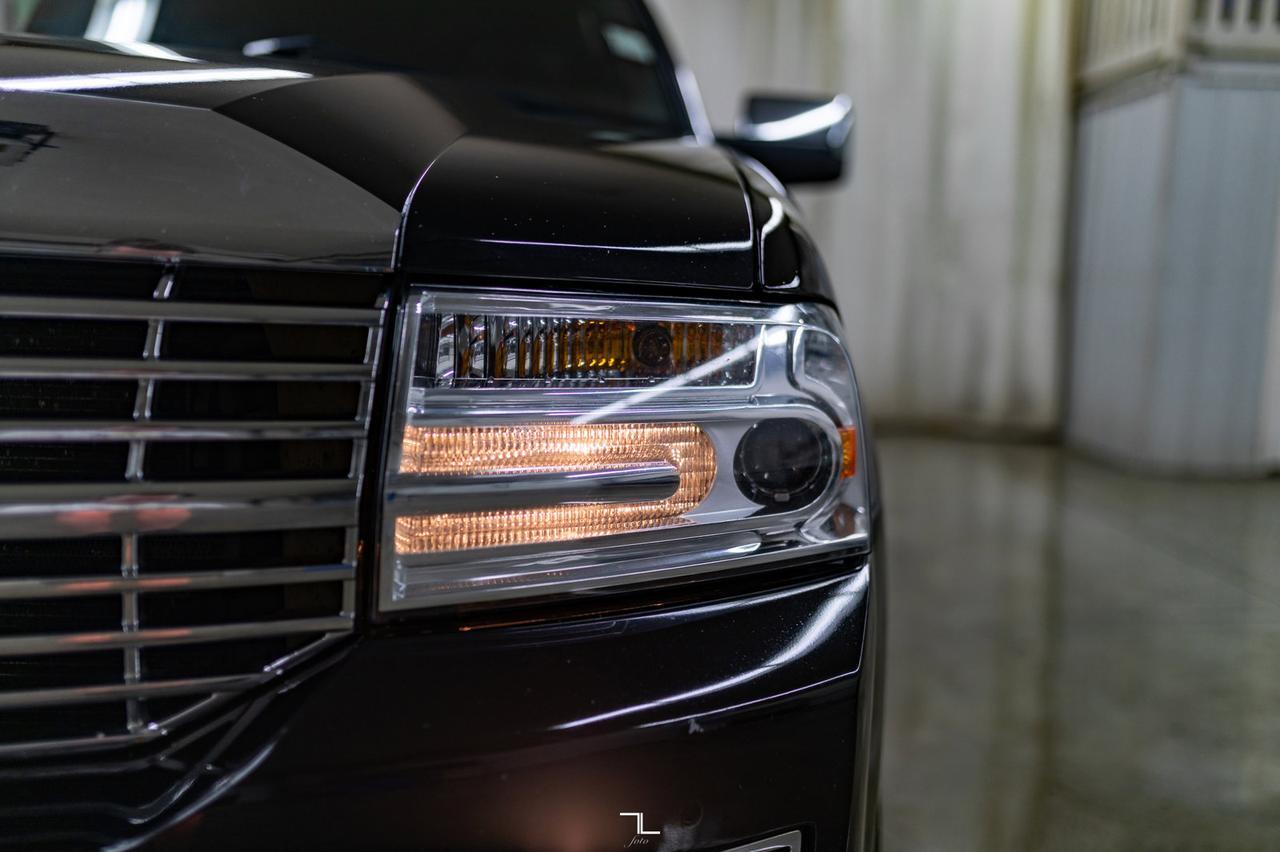 2012 Lincoln Navigator AWD Luxury Edition Leather Roof Nav DVD Red Deer AB