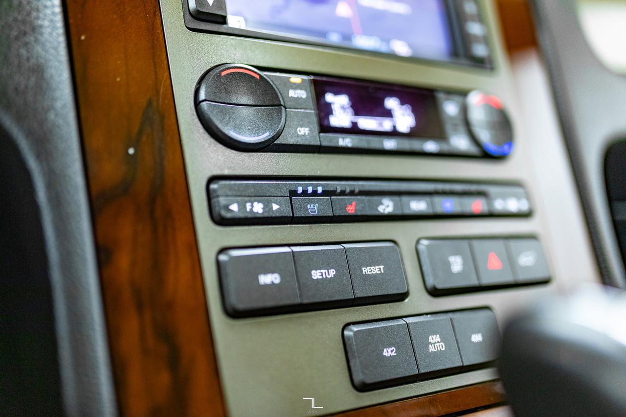 2012 Lincoln Navigator AWD Luxury Edition Leather Roof Nav DVD Red Deer AB