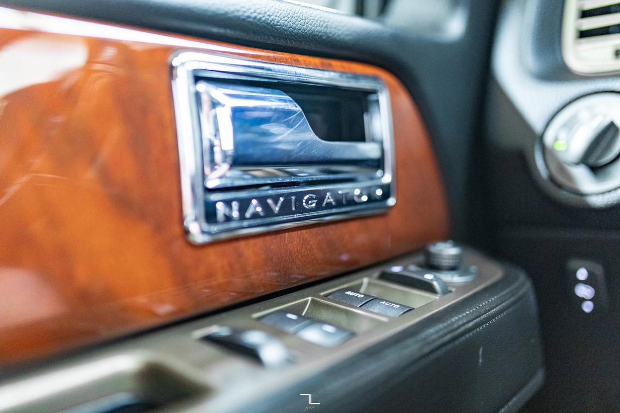 2012 Lincoln Navigator AWD Luxury Edition Leather Roof Nav DVD Red Deer AB