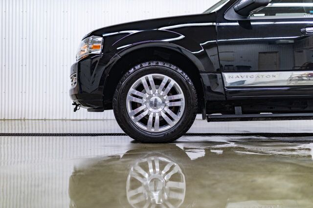 2012 Lincoln Navigator AWD Luxury Edition Leather Roof Nav DVD Red Deer AB