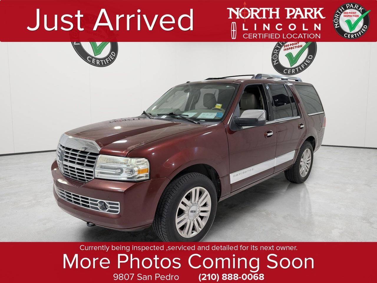 2012 Lincoln Navigator Base