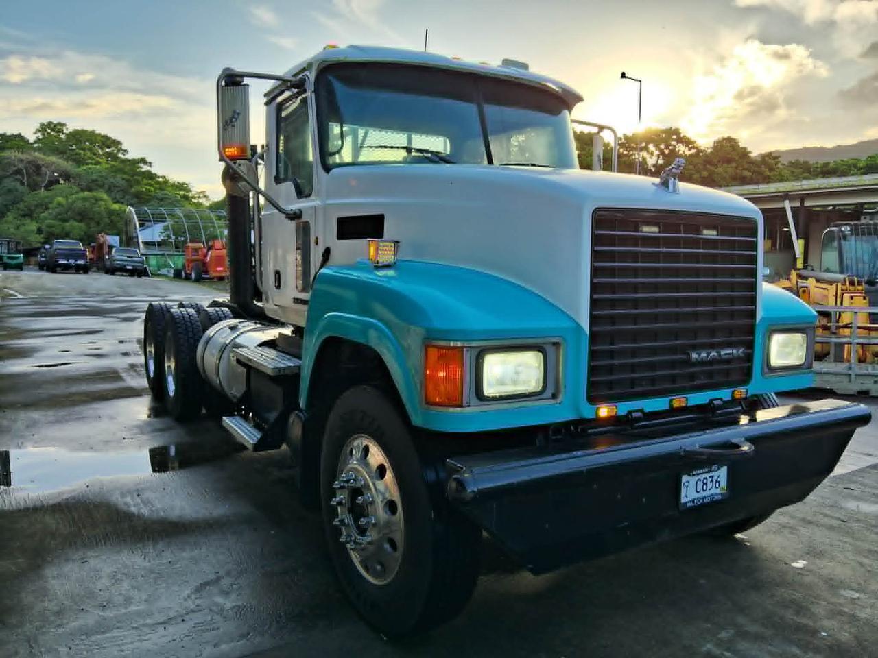 2012 MACK 600 Series CHU613