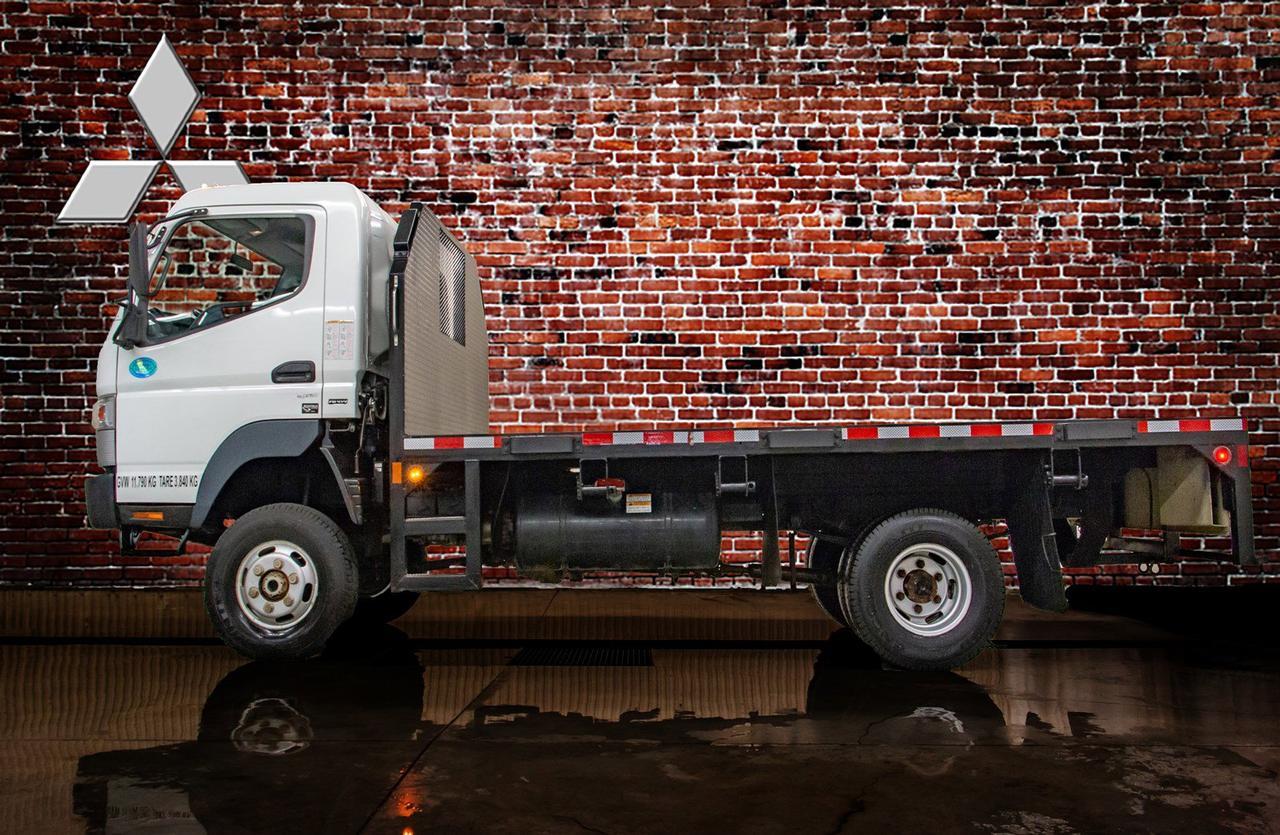 2012 MITSUBISHI FUSO 4X4 FLAT DECK