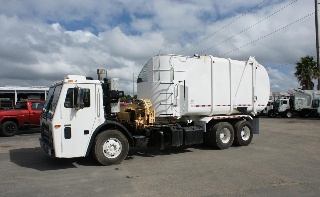 2012 Mack LEU613 30 yd. Heil Side Loader Garbage Truck