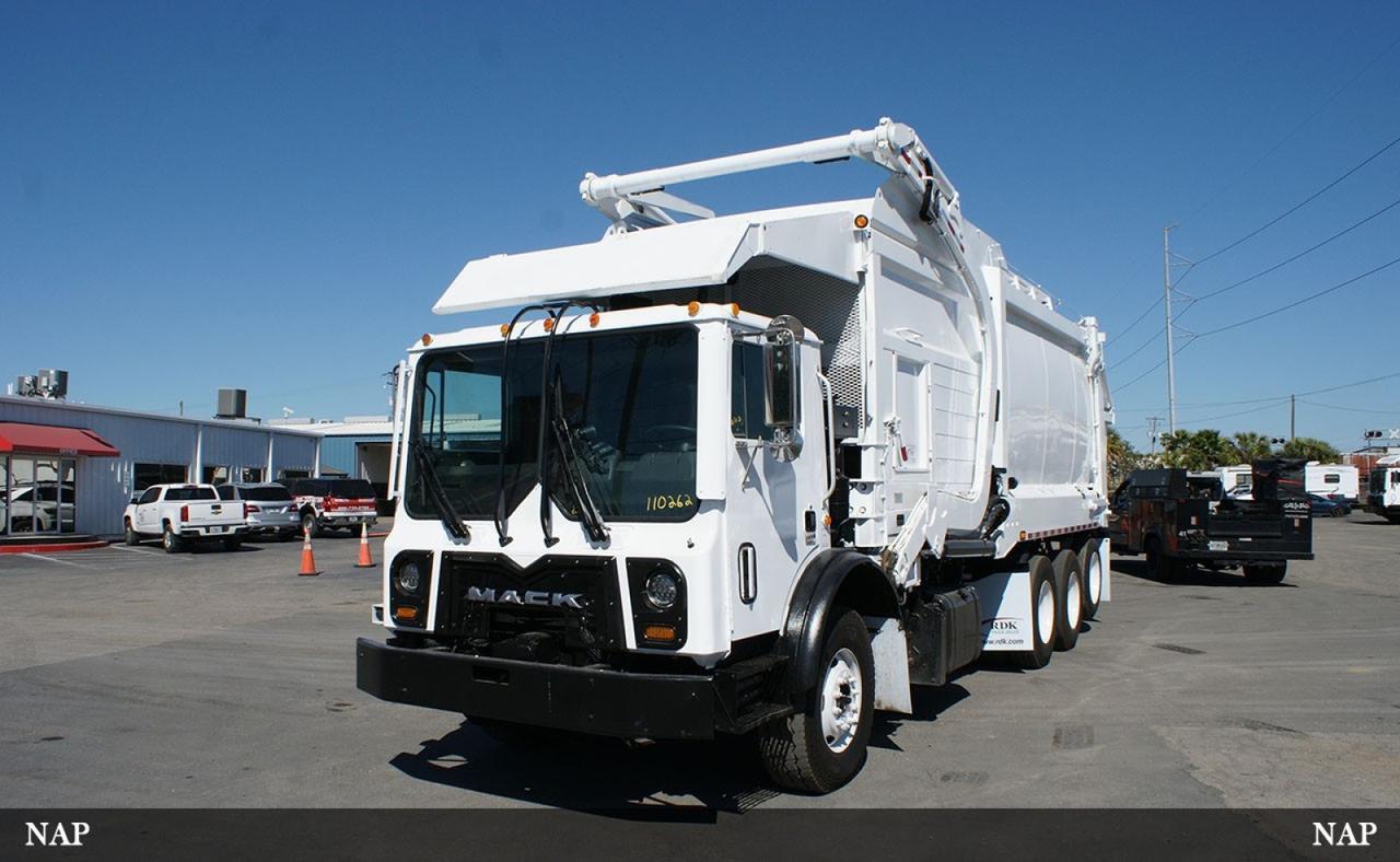 2012 Mack MRU613 40 yard Heil Front Loader Garbage Truck