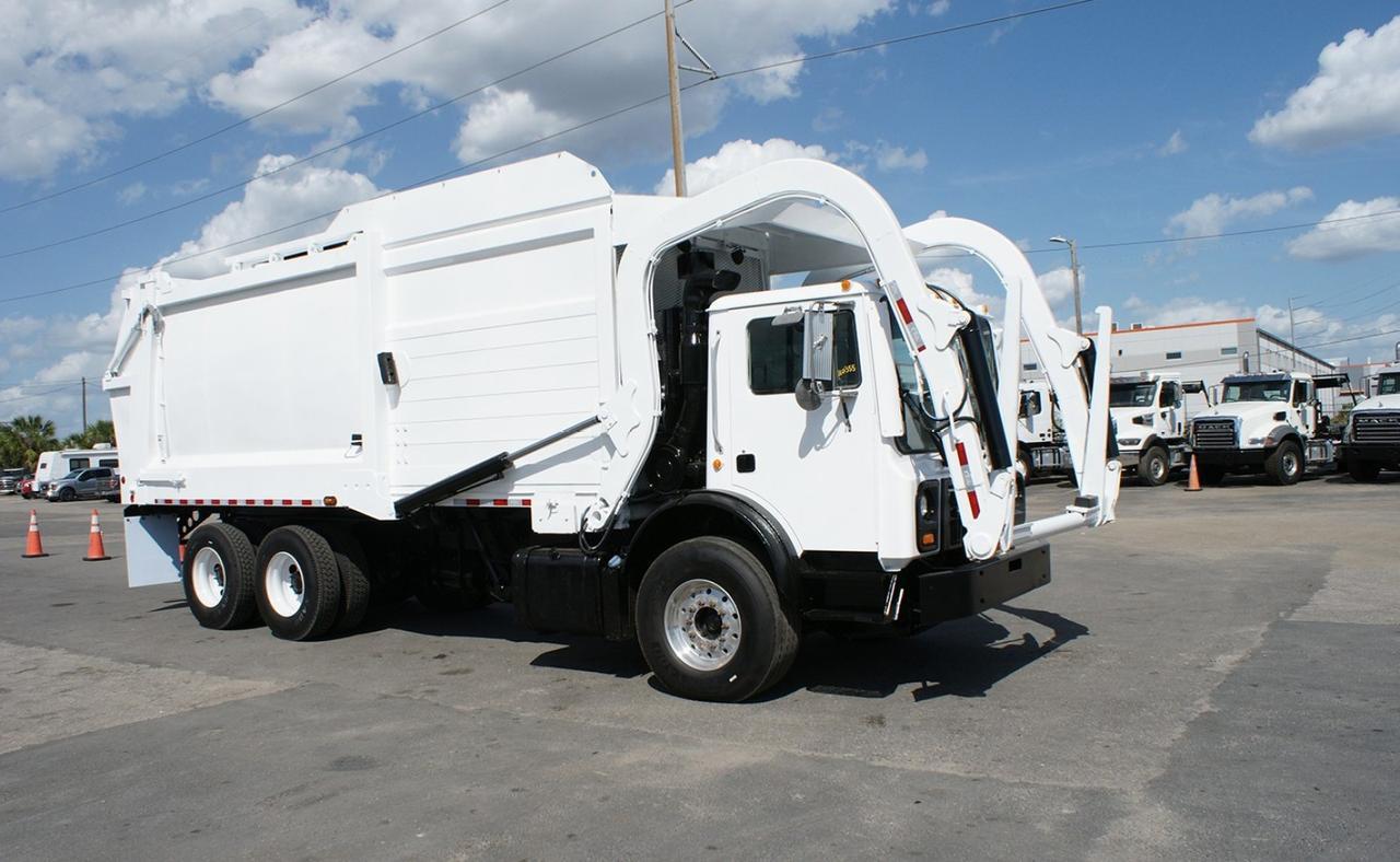 2012 Mack MRU613 40 yard Heil Front Loader Garbage Truck