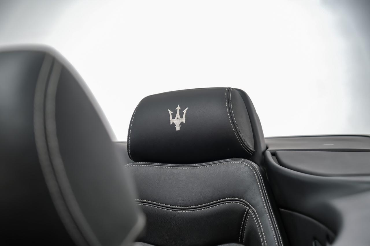 2012 Maserati GranTurismo Convertible SPORT NAVIGATION LEATHER HEATED SEATS FRONT AND REAR PARKING SENSORS BOSE SOUND PADDLE SHIFTERS Carrollton TX