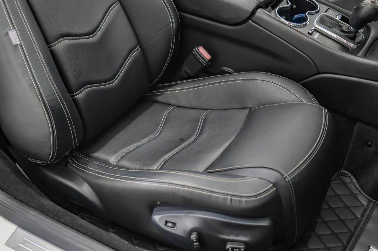 2012 Maserati GranTurismo Convertible SPORT NAVIGATION LEATHER HEATED SEATS FRONT AND REAR PARKING SENSORS BOSE SOUND PADDLE SHIFTERS Carrollton TX