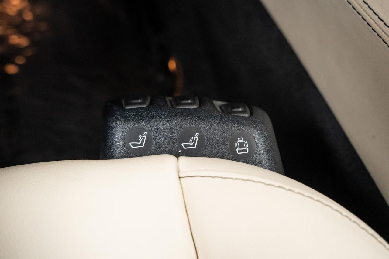 2012 Mercedes-Benz No Model Base Heated Seats Designo Mystic White Carbon Fiber Tri Portland OR