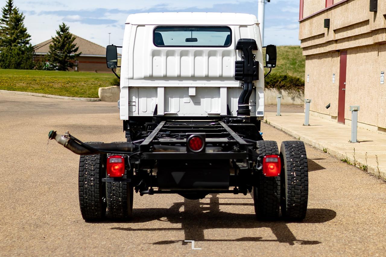 2012 Mitsubishi Fuso 4x2 Crew Cab & Chassis Diesel Red Deer AB