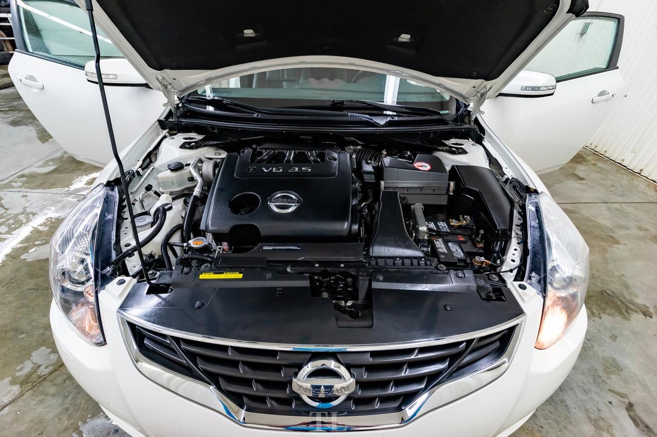 2012 Nissan Altima SR Coupe Leather Roof Nav BCam Red Deer AB