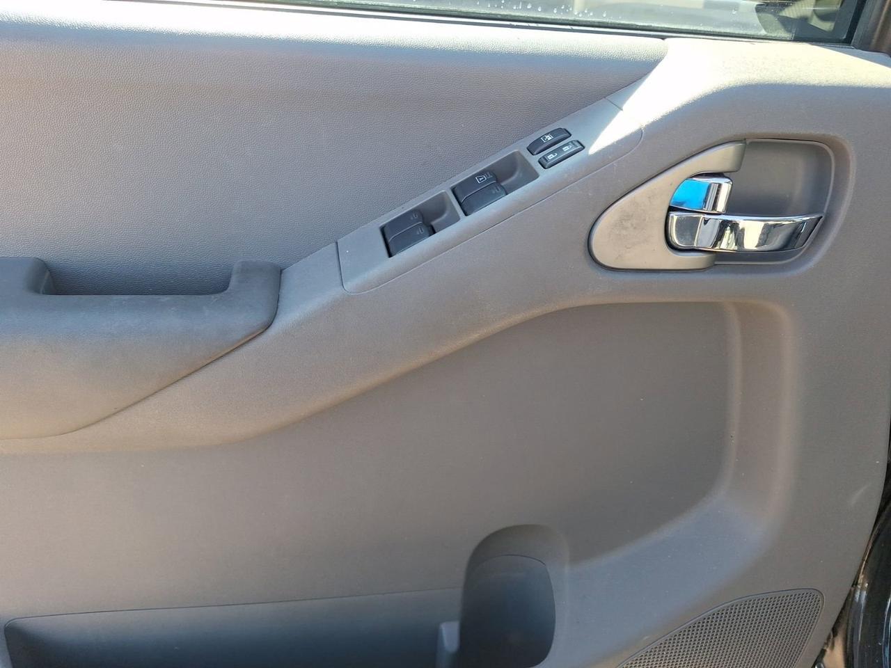 2012 Nissan Frontier SV Hurst TX