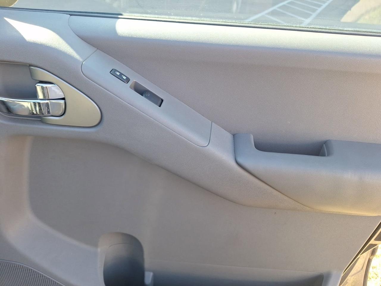 2012 Nissan Frontier SV Hurst TX