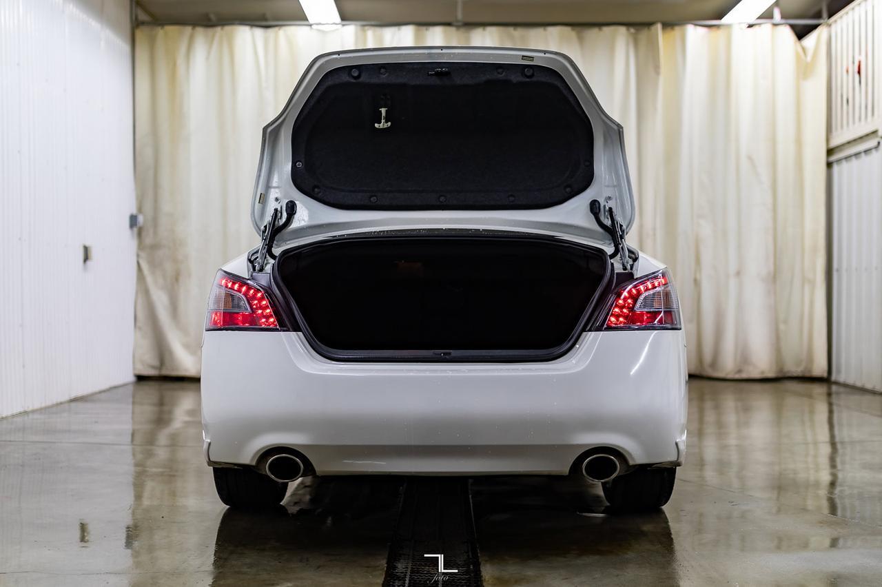 2012 Nissan Maxima SV Leather Roof BCam Red Deer AB