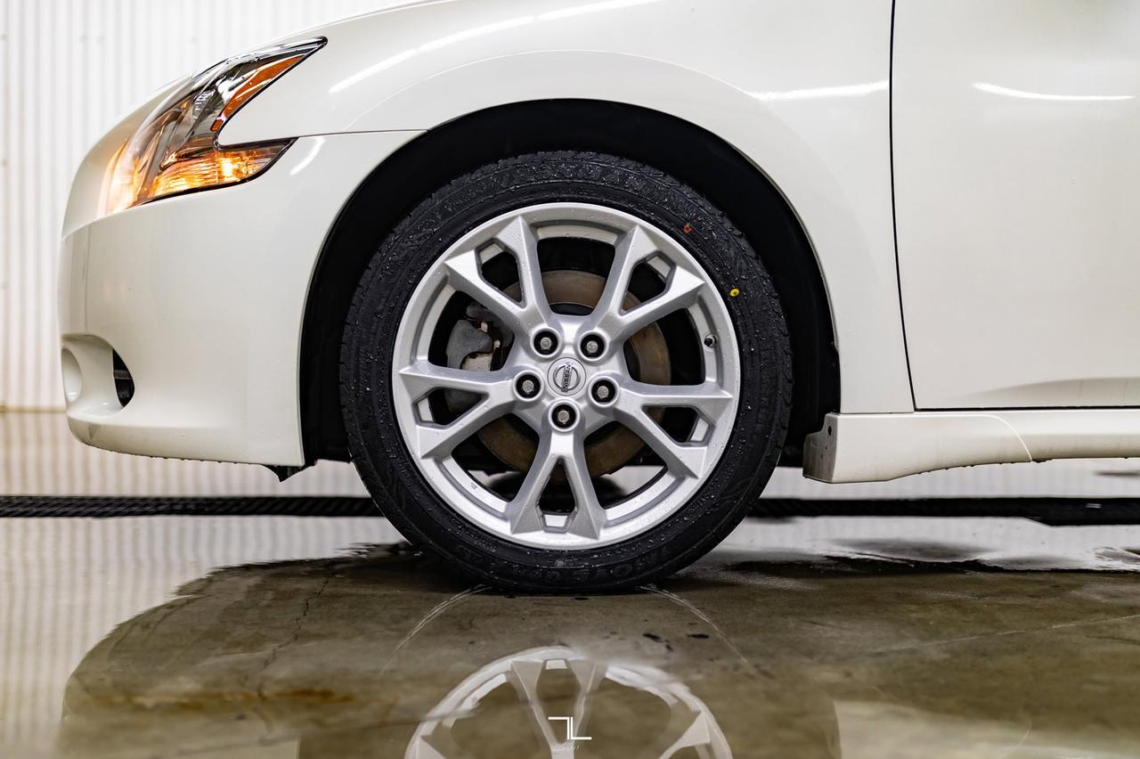 2012 Nissan Maxima SV Leather Roof BCam Red Deer AB