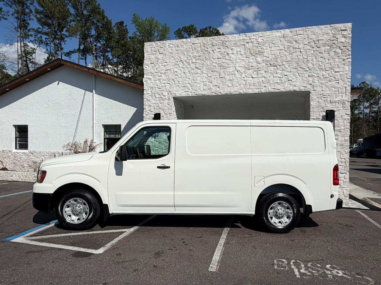 2012 Nissan NV Standard Roof 2500 V8 S