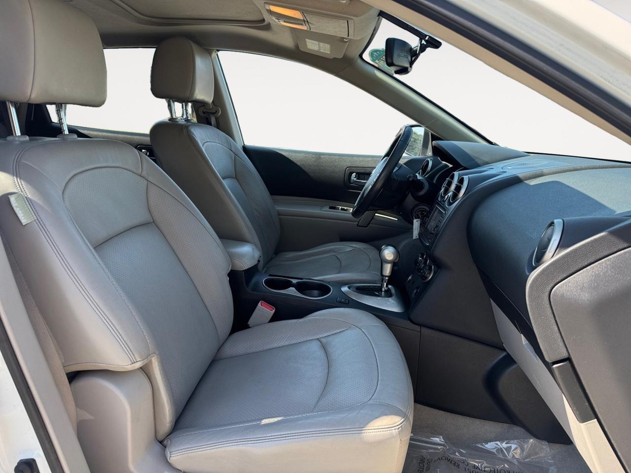 2012 Nissan Rogue SV, BOSE SPEAKERS, SUNROOF, HEATED SEATS, NAVIGATION , LEATHER INTERIROR, CLEAN CARFAX, DONT MISS OUT ON THIS SUV- COME SEE IT TODAY!!! Norfolk VA