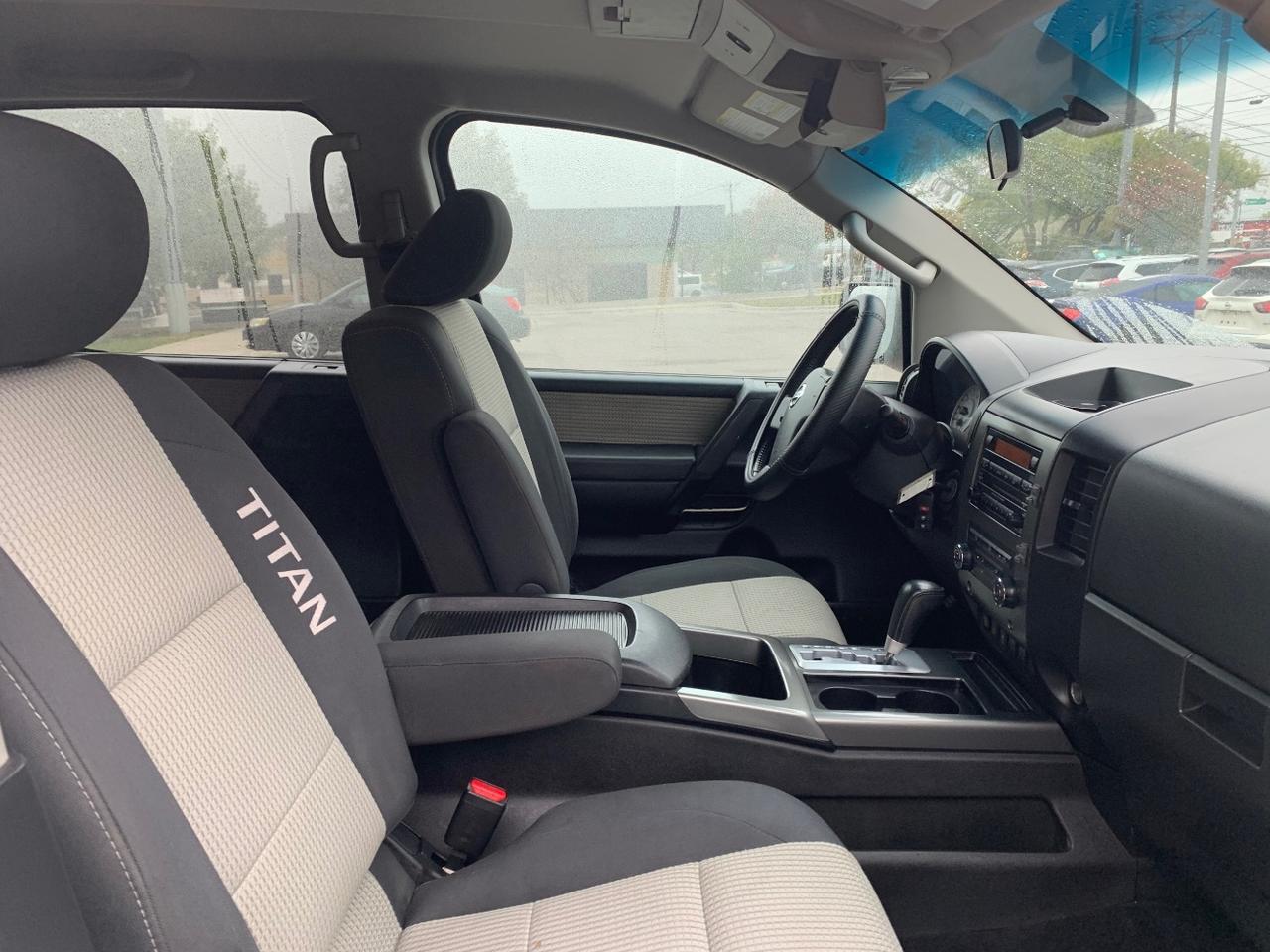 2012 Nissan Titan SV Crew Cab 4WD Austin TX