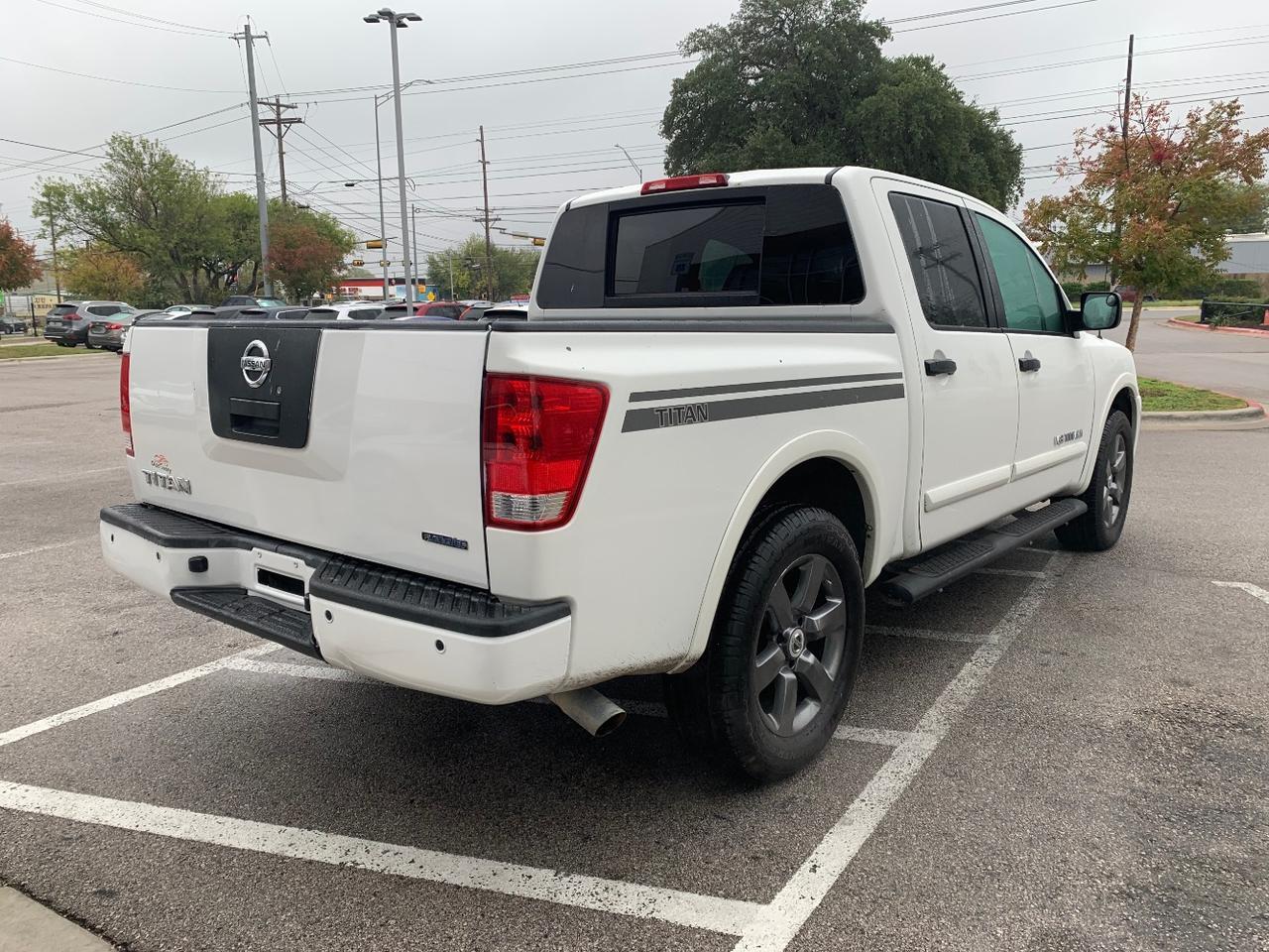2012 Nissan Titan SV Crew Cab 4WD Austin TX
