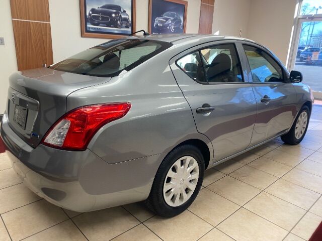 2012 Nissan Versa 1.6 S Sedan