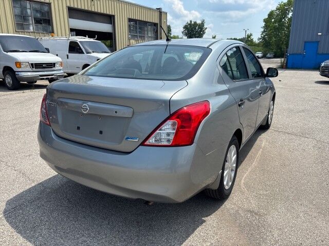 2012 Nissan Versa S Cleveland OH