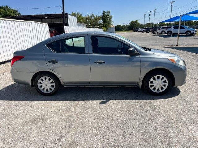 2012 Nissan Versa SV Gainesville TX