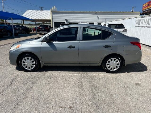 2012 Nissan Versa SV