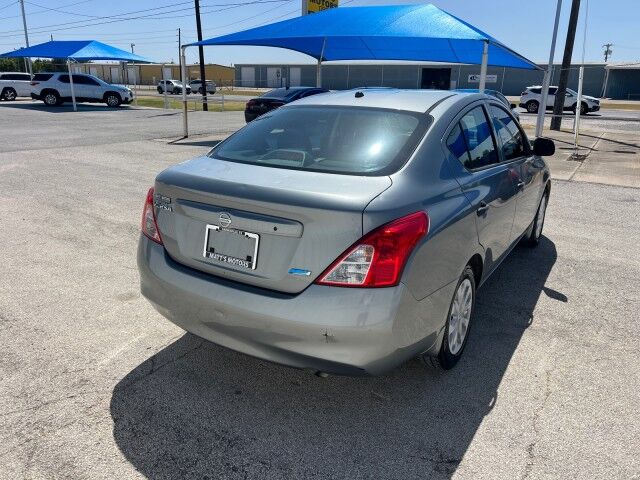 2012 Nissan Versa SV Gainesville TX
