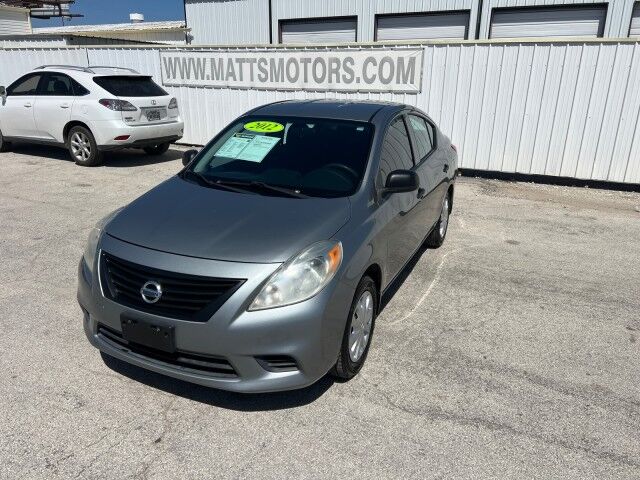 2012 Nissan Versa SV