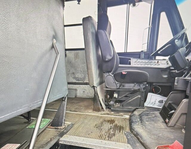 2012 No Make Freightliner 36 Passenger Thomas Bus Henrico VA 2012 No Make Freightliner 36 Passenger Thomas Bus Henrico VA