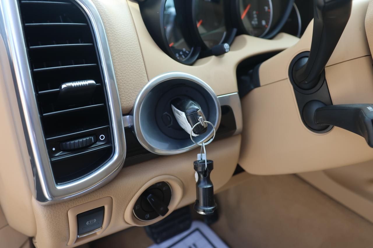 2012 PORSCHE CAYENNE Houston TX