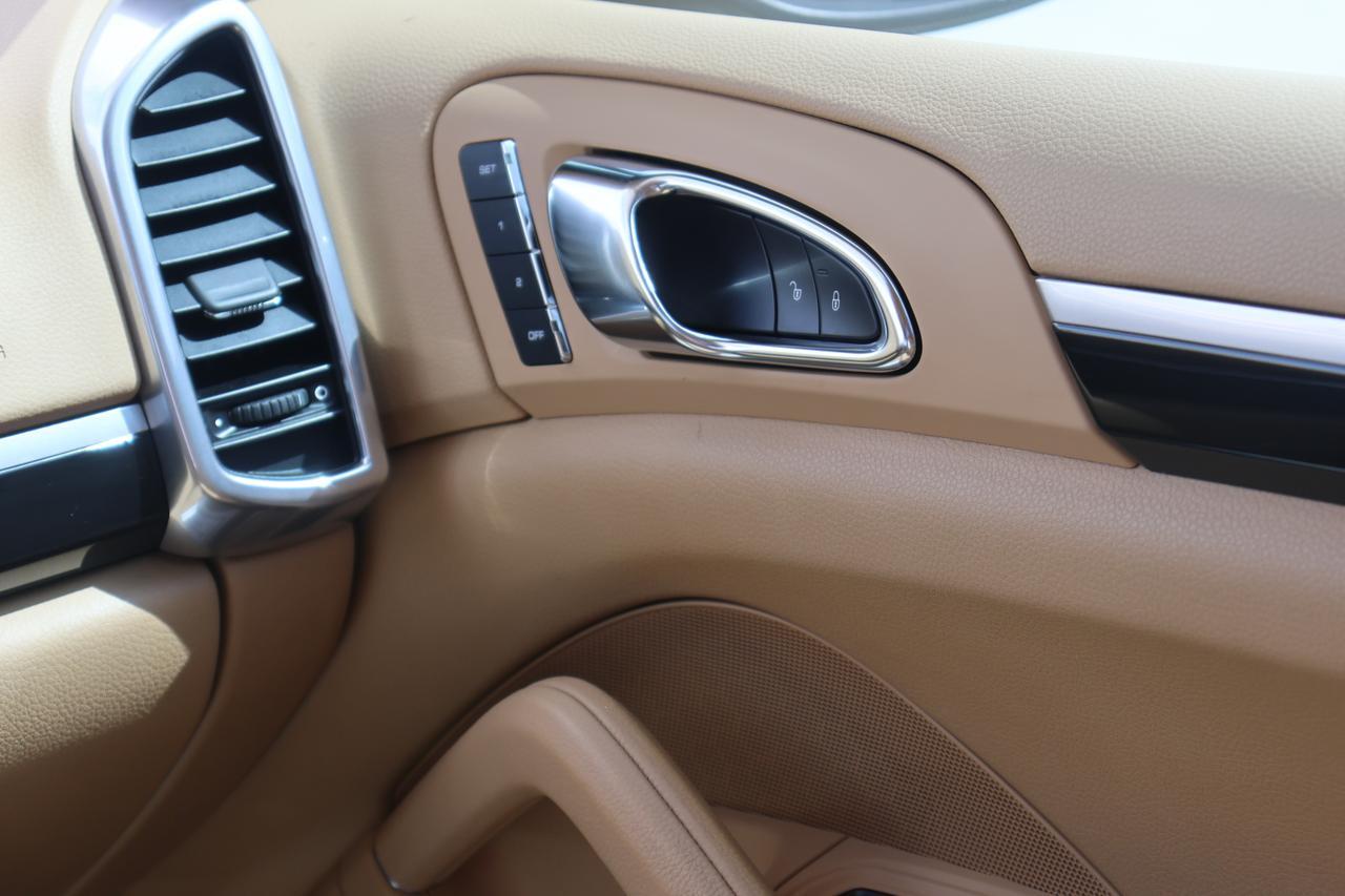 2012 PORSCHE CAYENNE Houston TX