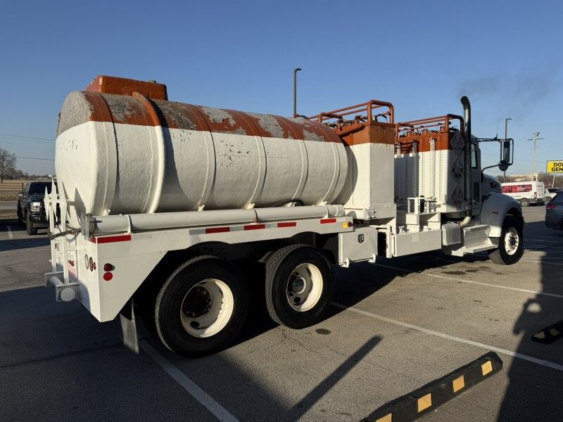 2012 Peterbilt 348 Collinsville OK