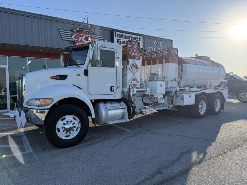 2012 Peterbilt 348 Collinsville OK