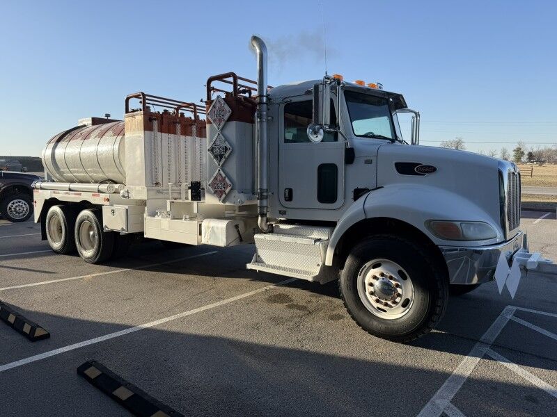 2012 Peterbilt 348 Collinsville OK