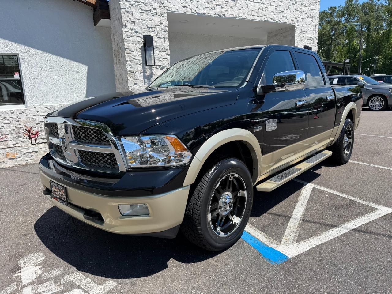 2012 RAM 1500 2WD Crew Cab 140.5" Laramie Longhorn Edition
