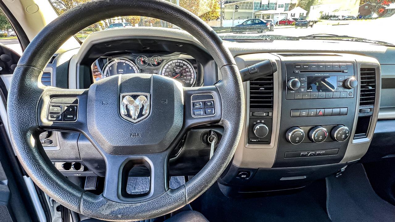 2012 RAM 1500 SLT QUAD CAB 4 DOOR 4X4 5.7L HEMI V8, BED LINER, SIRIUS