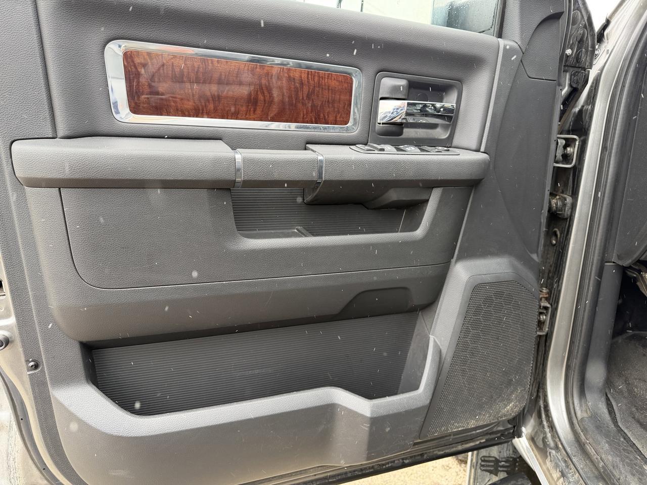 2012 Ram 1500 Laramie Crew Cab 4WD | V8 HEMI | NAV | RamBox | Leather Heated Vented Seats | Remote Start Redwater AB