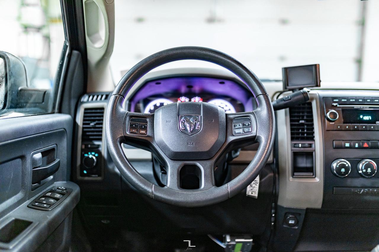 2012 Ram 2500 4x4 Crew Cab SXT Longbox HEMI BCam Red Deer AB