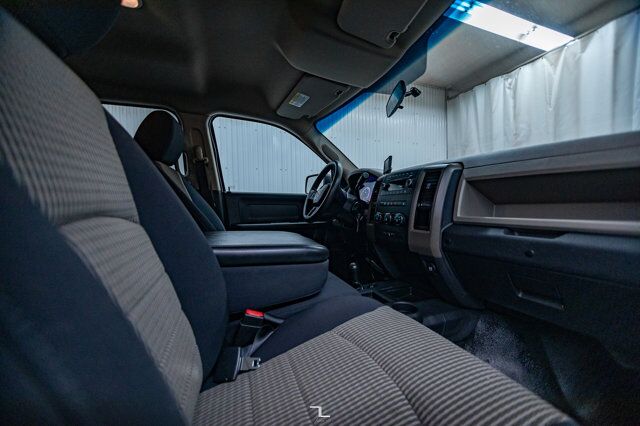 2012 Ram 2500 4x4 Crew Cab SXT Longbox HEMI BCam Red Deer AB