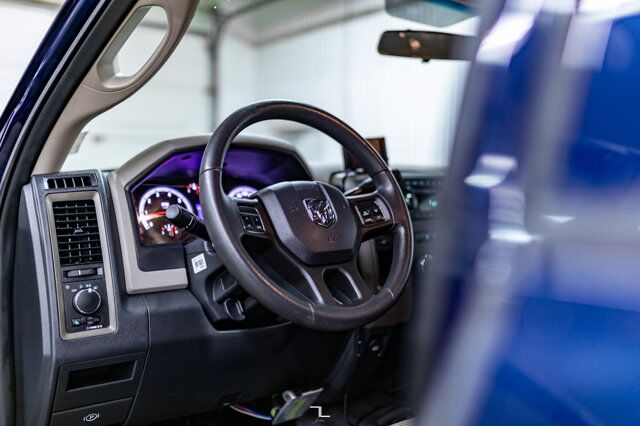 2012 Ram 2500 4x4 Crew Cab SXT Longbox HEMI BCam Red Deer AB