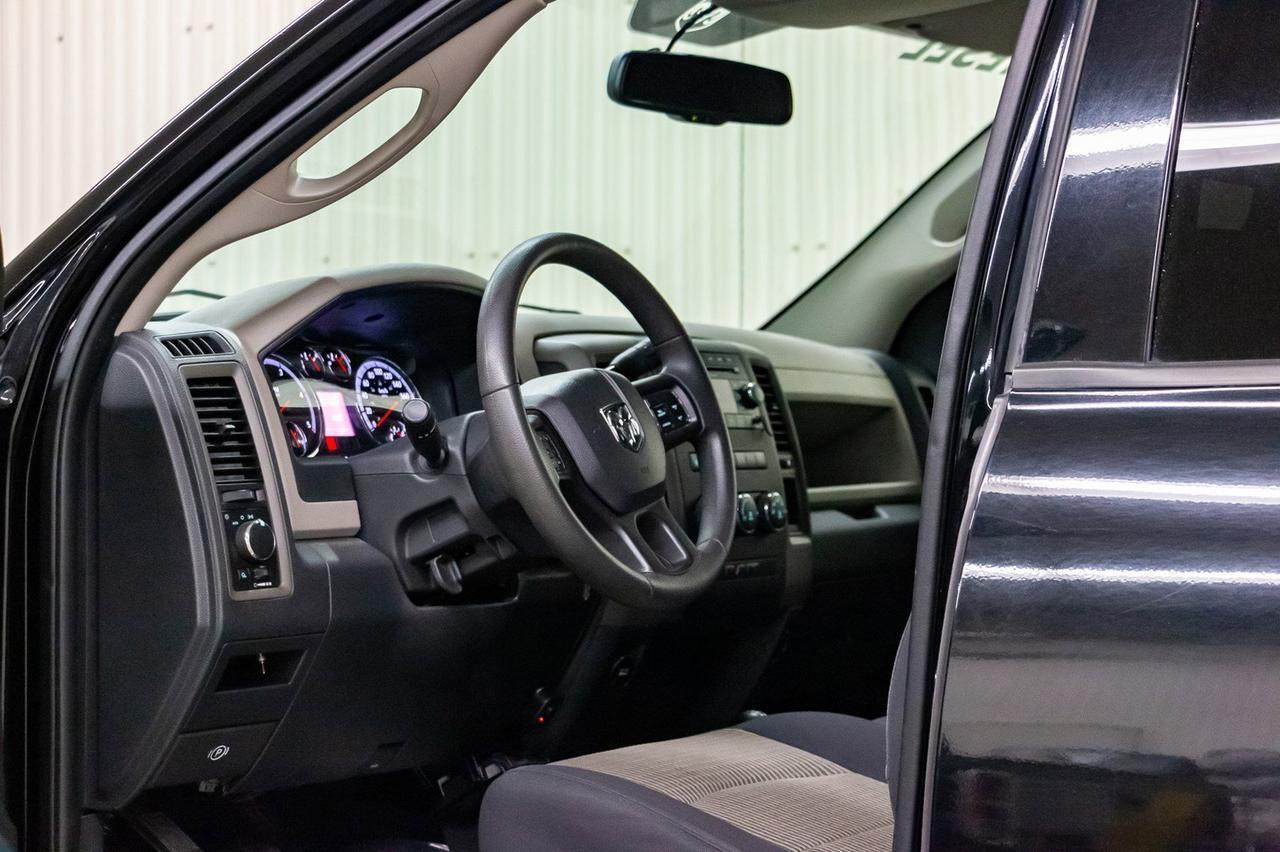 2012 Ram 3500 4x4 Crew Cab ST Diesel Lift BCam Red Deer AB