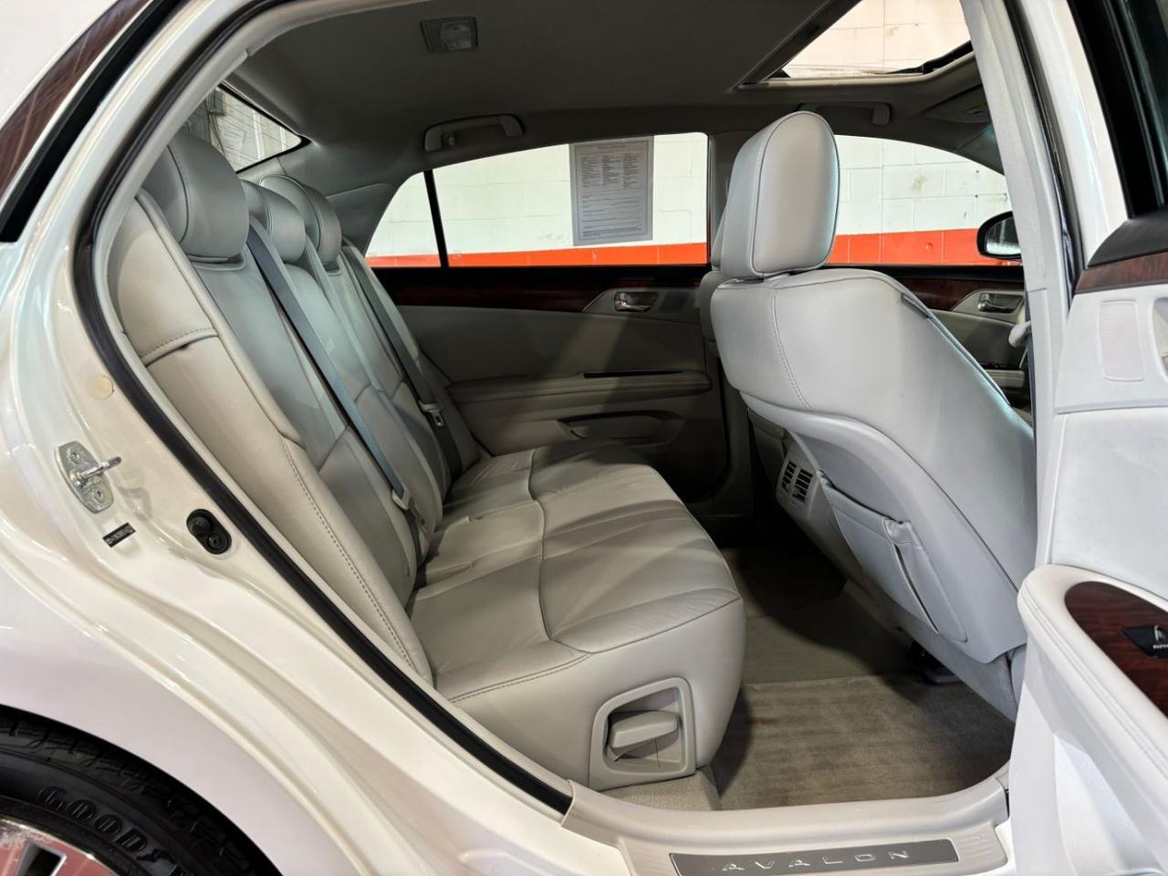 2012 Toyota Avalon Limited Franklin OH