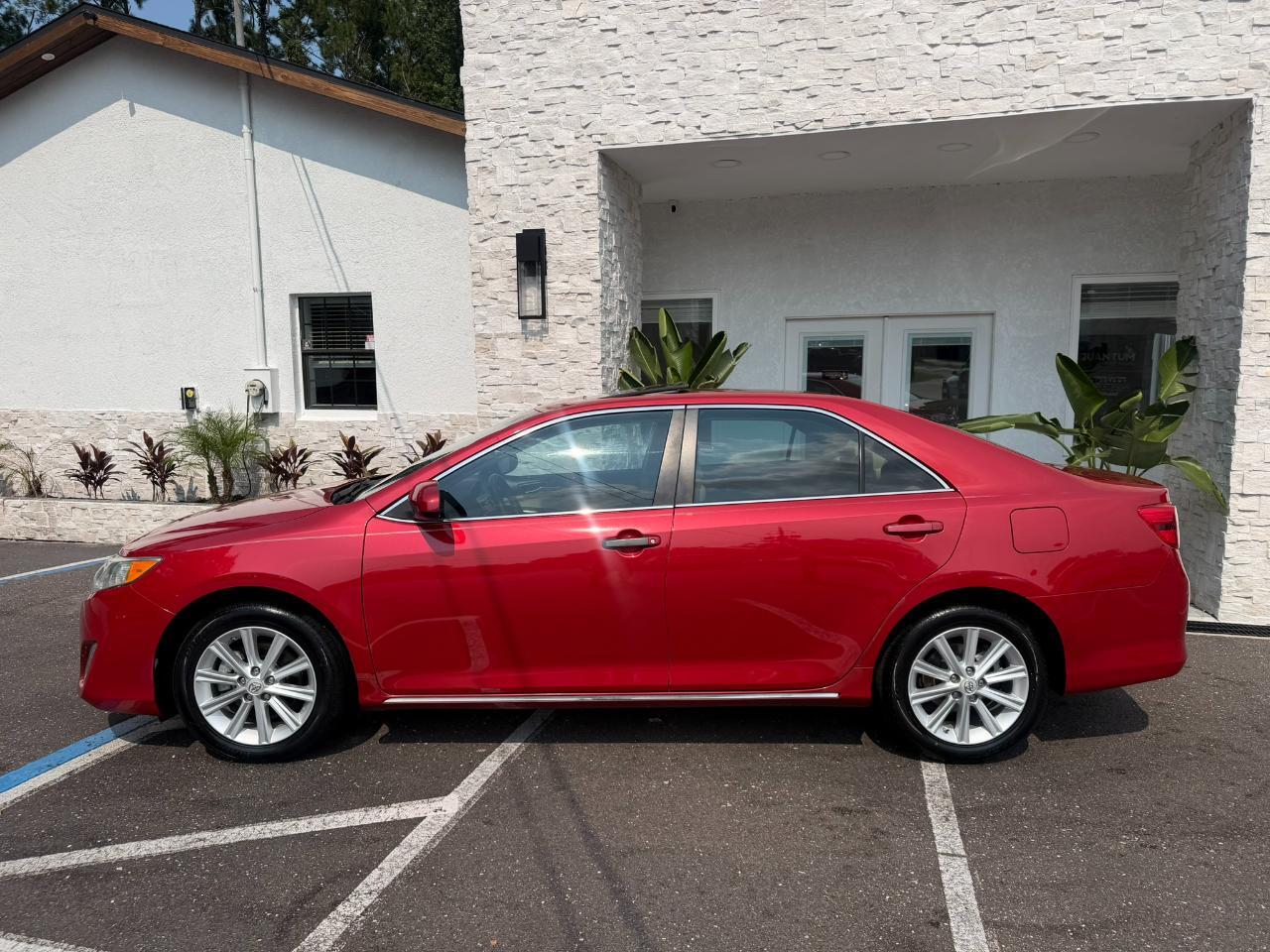 2012 Toyota Camry 4dr Sdn I4 Auto XLE (Natl)