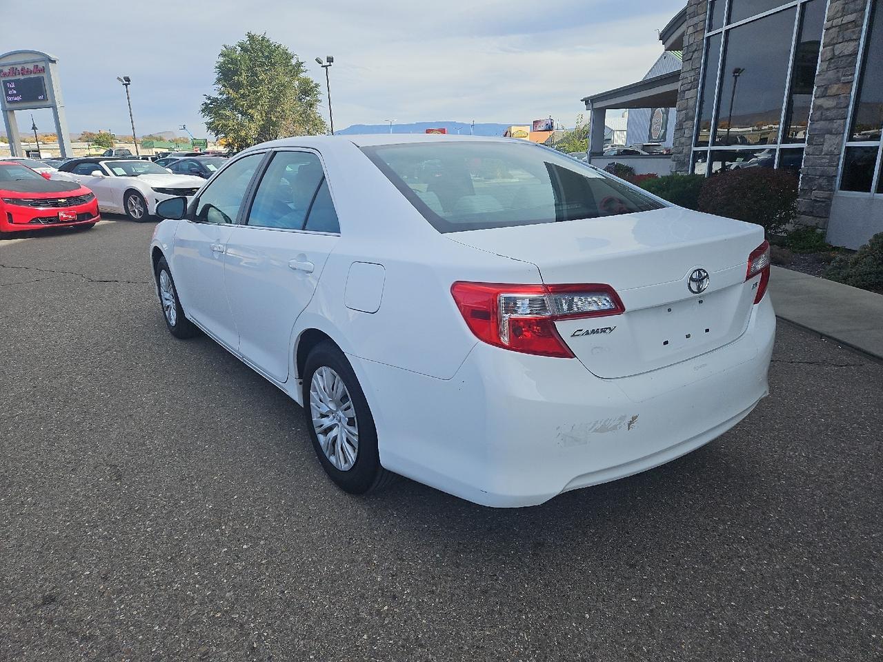 2012 Toyota Camry L photo 3