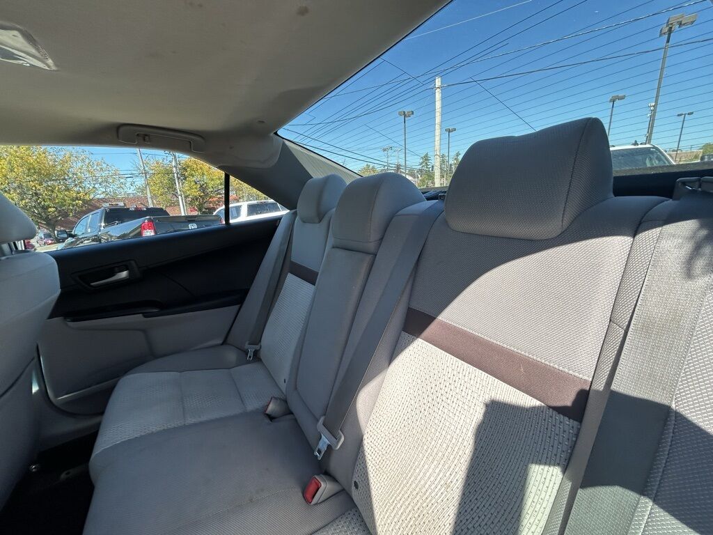 2012 Toyota Camry LE Crestwood KY