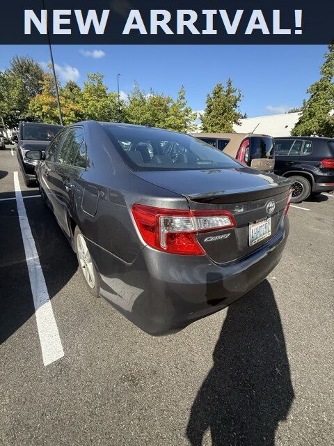 2012 Toyota Camry SE photo 7