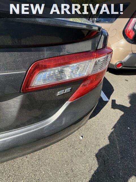2012 Toyota Camry SE photo 10